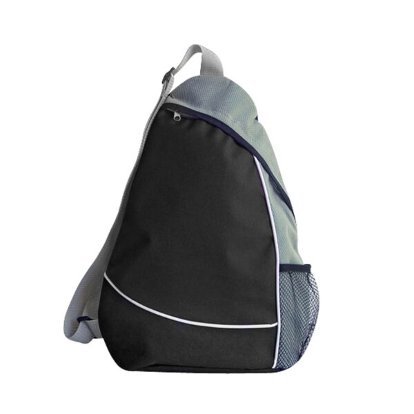 Mochila Cruzada, detalle - Mochilas Corporativas | MerchLAB