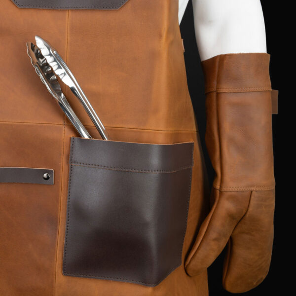 Set Asador de Cuero de Búfalo, detalle - Asado y Parrilla | MerchLAB