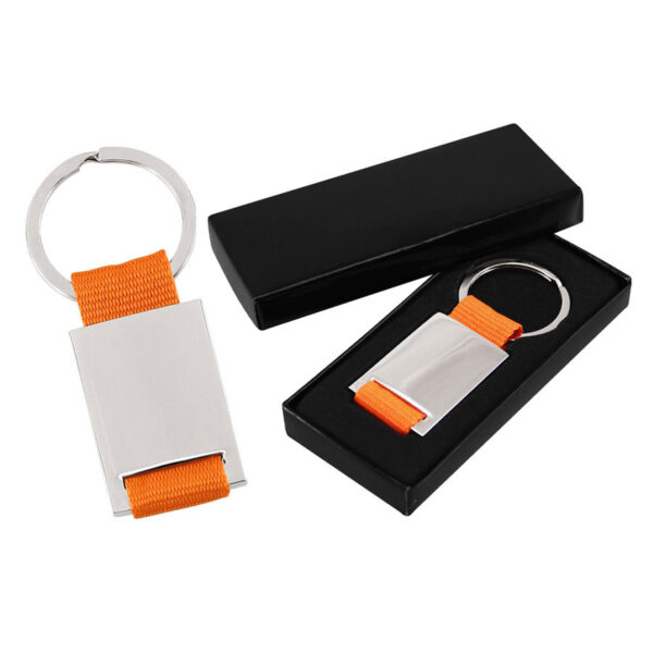 Llavero Metálico Strap, detalle - Llaveros Metálicos | MerchLAB