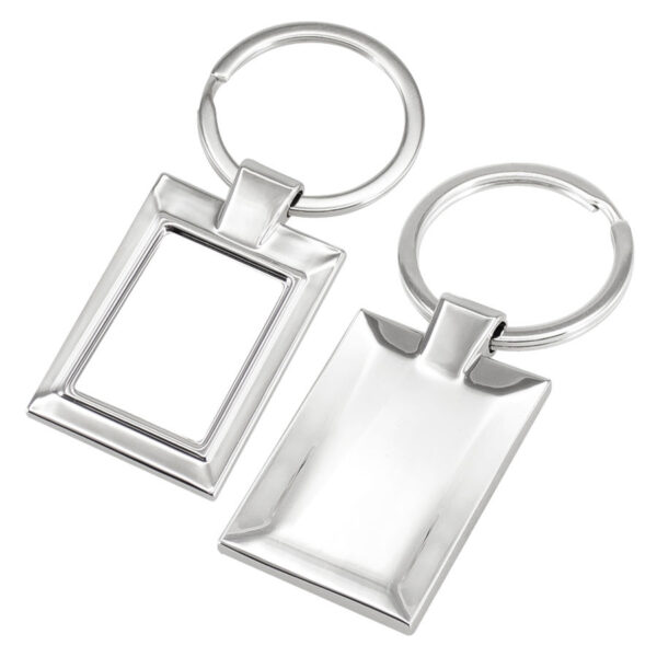 Llavero Metálico Rectangular, detalle - Llaveros Metálicos | MerchLAB