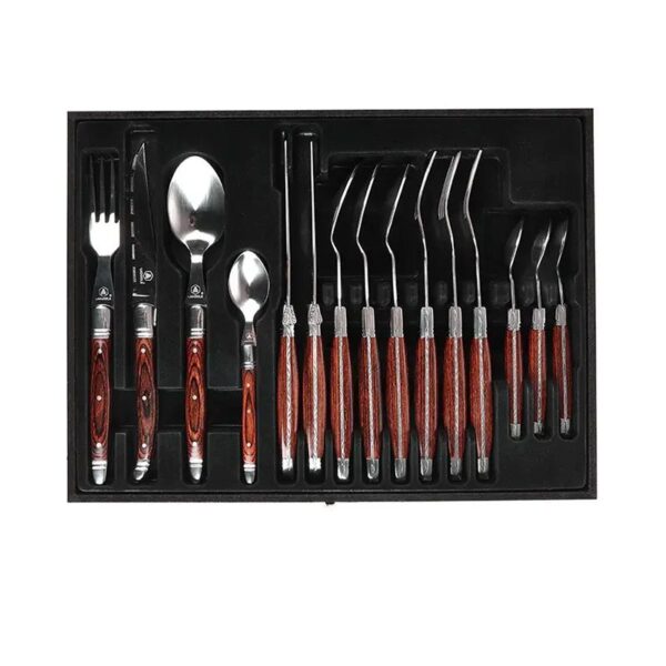 Set de Mesa x16 Piezas Laguiole, detalle - Cocina y Mesa | MerchLAB