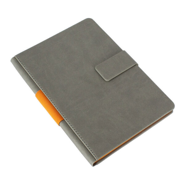 Cuaderno Gris cierre imantado 6 Cuaderno Gris cierre imantado, foto 6 - Cuadernos Corporativos | MerchLAB