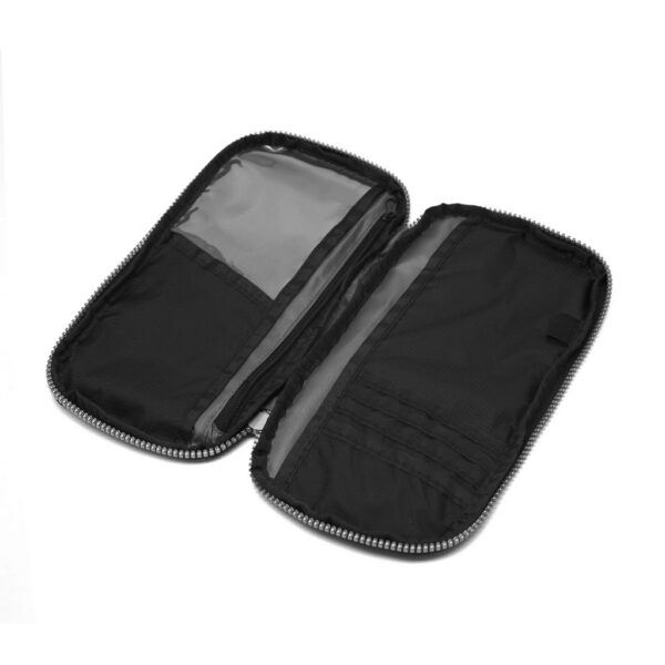 FT Passport Holder, detalle - Artículos para el Hogar | MerchLAB
