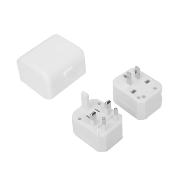World Travel Adaptor, detalle - Adaptadores | MerchLAB