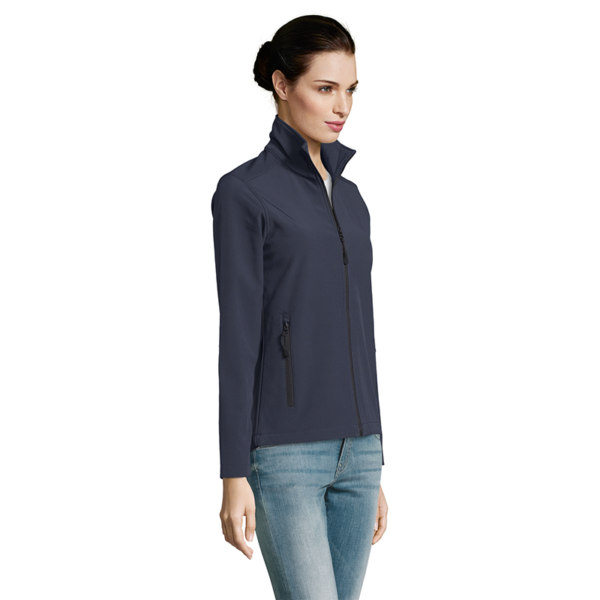 Chaqueta Softshell Race Mujer, detalle - Chaquetas | MerchLAB