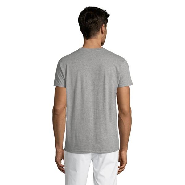 Polera regent, detalle - Poleras | MerchLAB