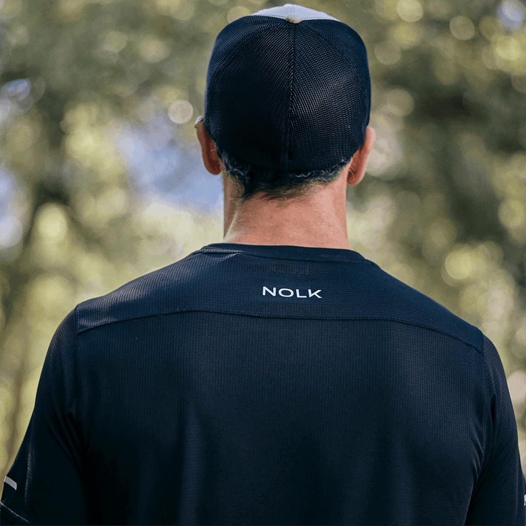 Polera Simos Negro Hombre 2 Polera Simos Negro Hombre, vista 2 - Poleras | MerchLAB